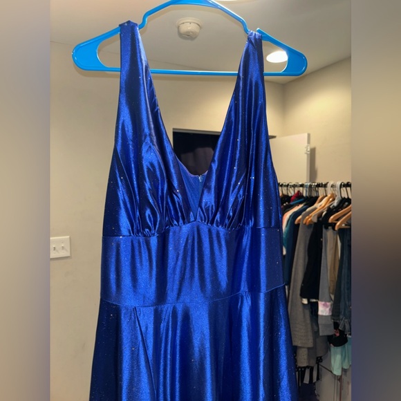 D&M Sparkling Blue Elegant Floor Length Gown w weighted train - Picture 6 of 8